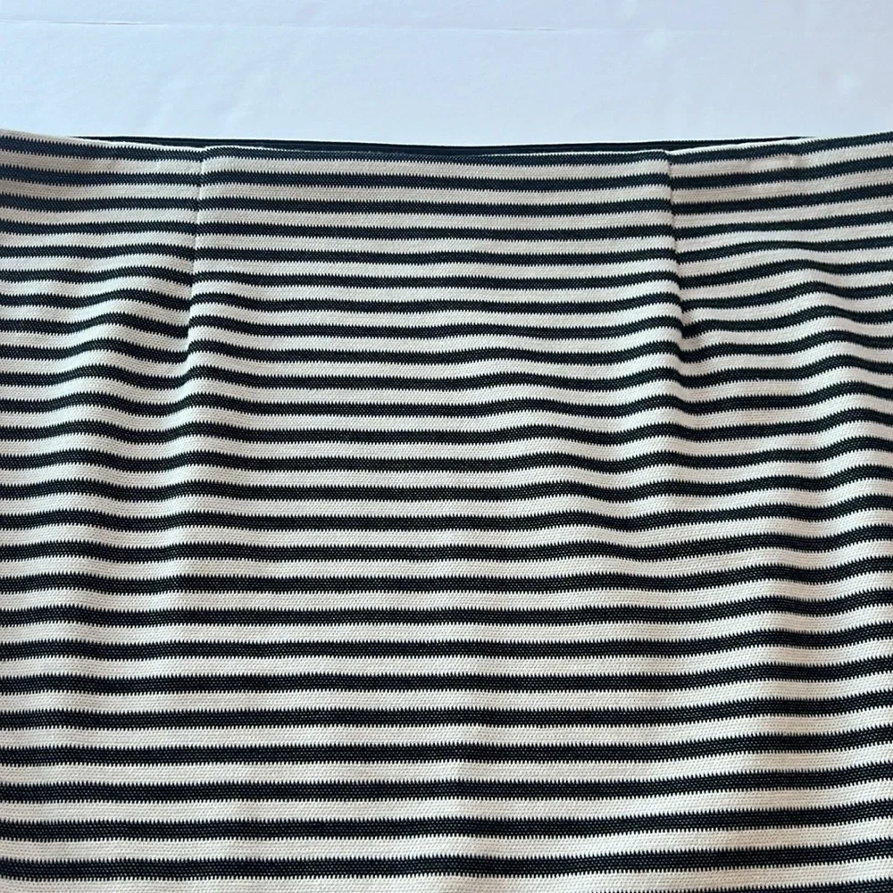 Women’s striped skirt, black and cream size large 12/14 NWT - Picture 7 of 9